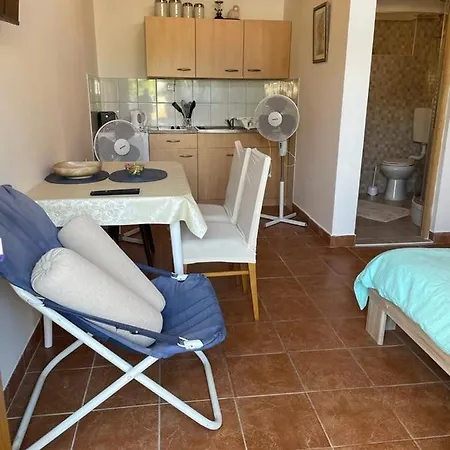 Pape Guest house