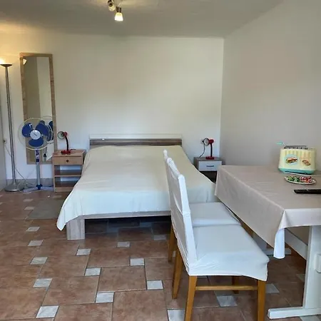 Pape Guest house 3*