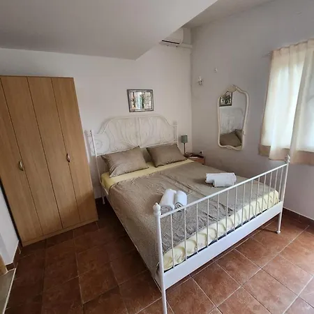 Guest house Pape 3*