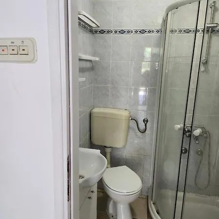 Pape Guest house