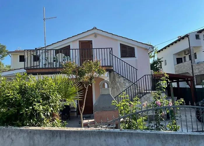 بيت ضيافة Pape