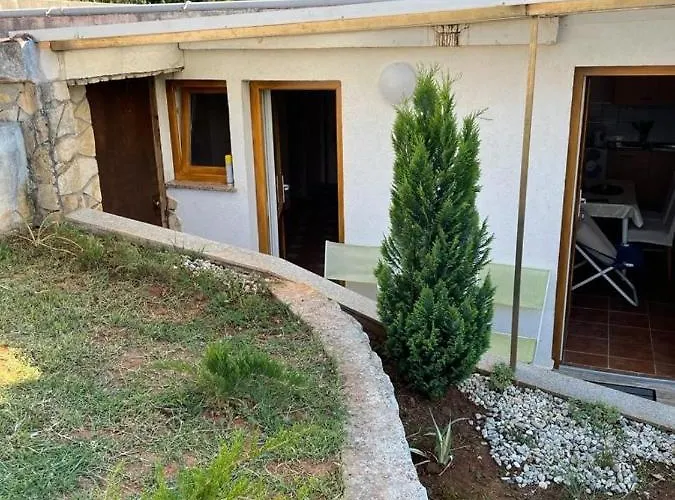 Pape بيت ضيافة