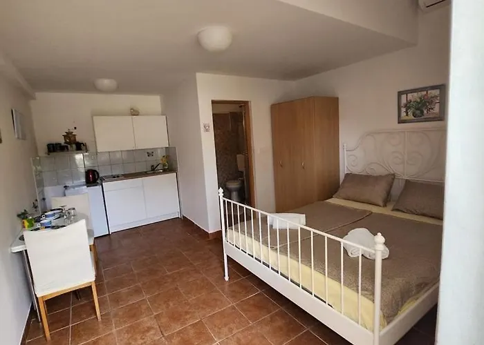 Pape مالينسكا