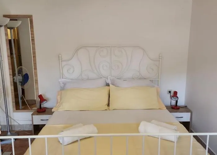 Pape 3* مالينسكا