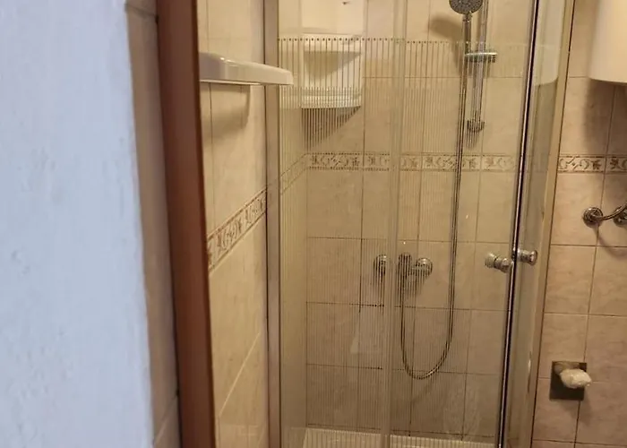 Pape 3* مالينسكا